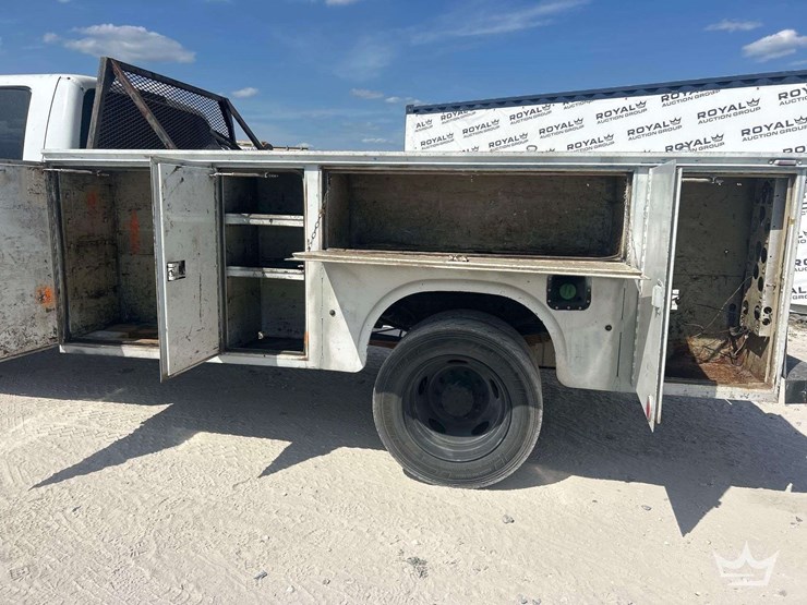 2006-ford-f450-image-11