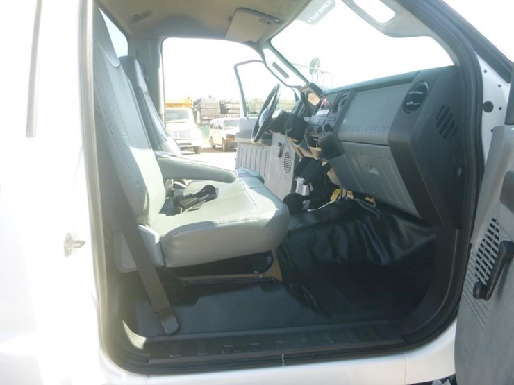 2012-ford-f650-image-12