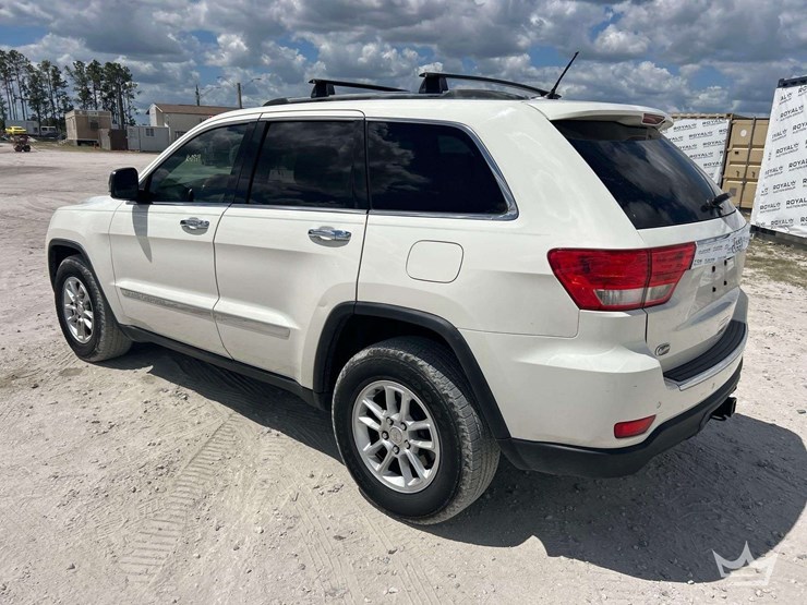 2012-jeep-grand-cherokee-image-4