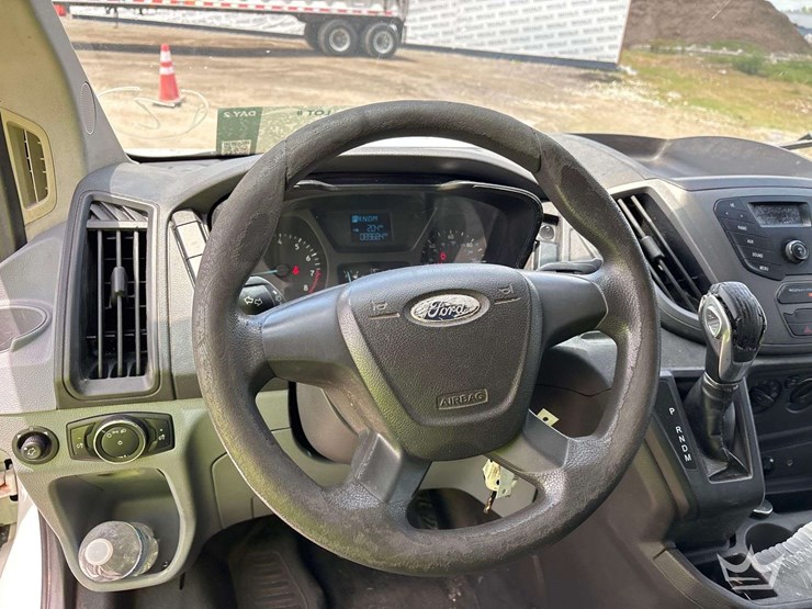 2015-ford-transit-image-10