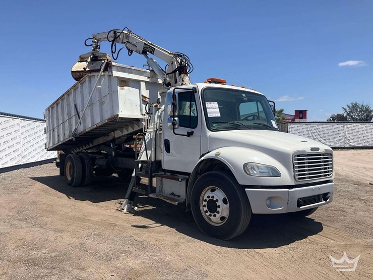 2015-freightliner-m2-106-image-3