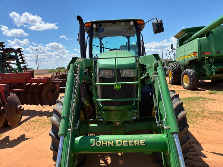 2017-john-deere-6120e-image-10