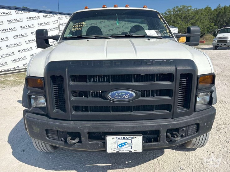 2008-ford-f550-image-26
