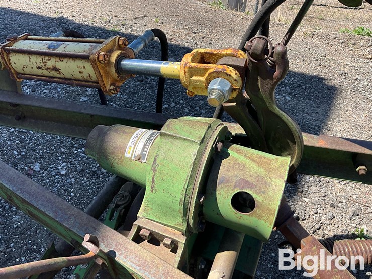 john-deere-7-image-15