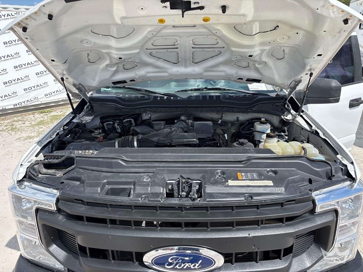 2021-ford-f250-image-13