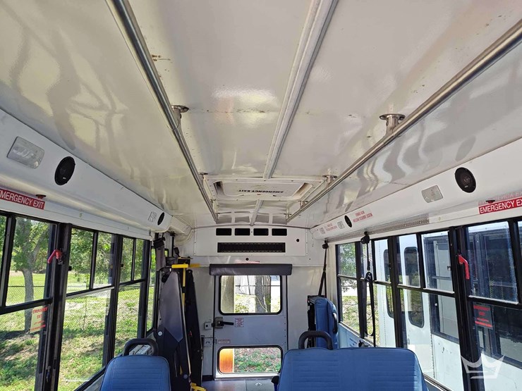 2019-ford-transit-image-26