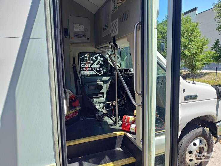 2017-ford-e450-image-29