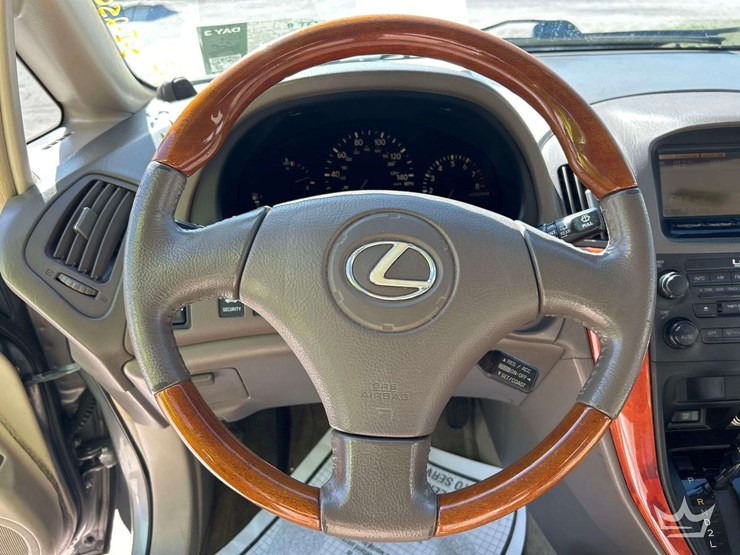 2002-lexus-rx300-image-13
