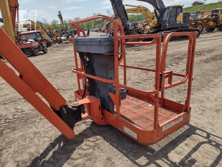 2002-jlg-600ajn-image-12