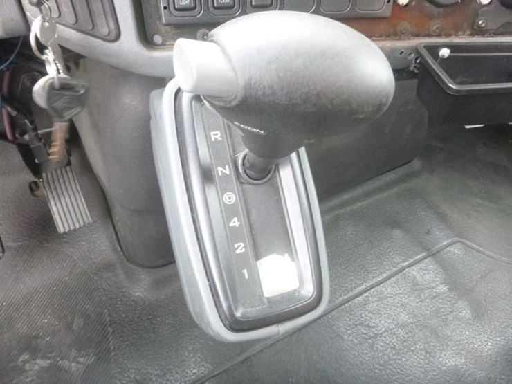 2006-international-durastar-4300-image-15