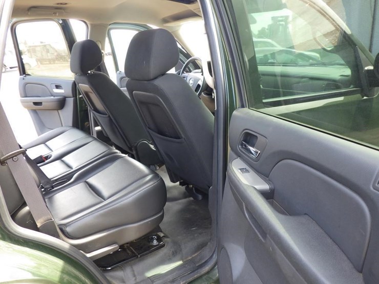 2014-chevrolet-tahoe-image-8