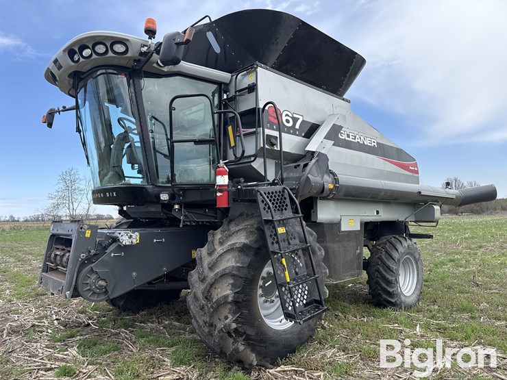 2011-gleaner-s67-image-1