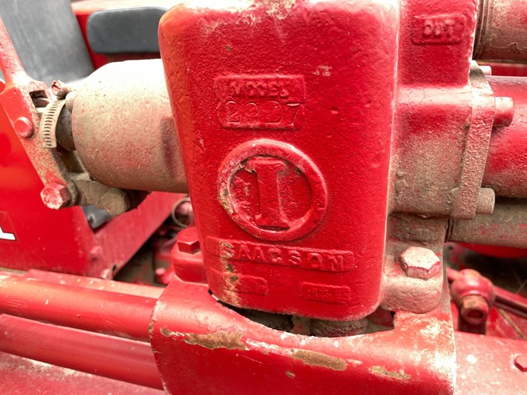 #4087-•-international-antique-dozer-image-21