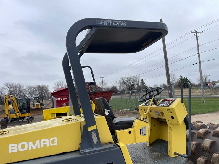 #4049-•-bomag-roller-image-29