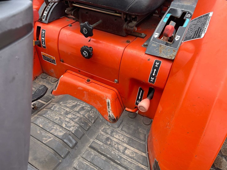 #4056-•-kubota-tractor-image-63