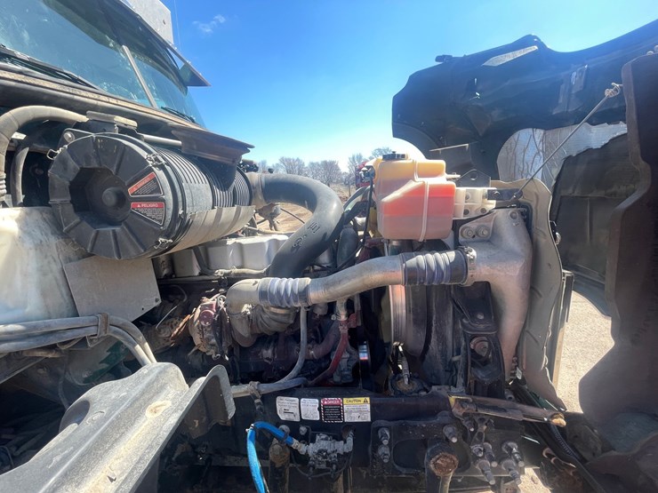 2013-mack-granite-104fr-image-120