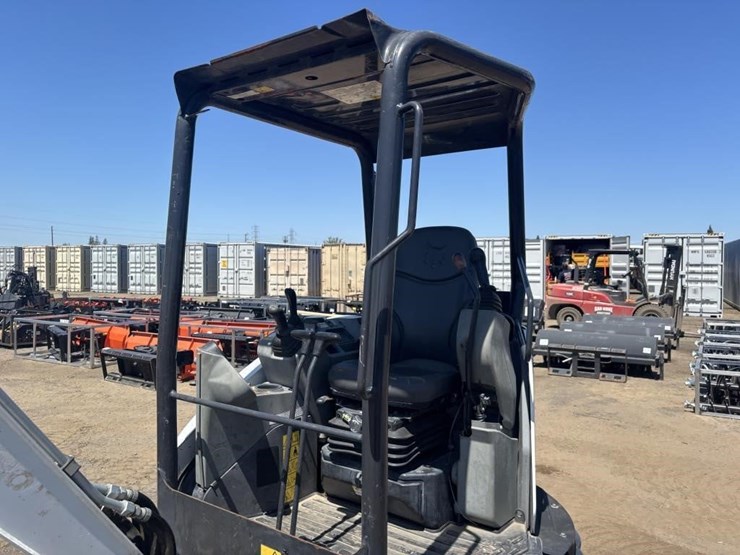 2021-bobcat-e26-image-19