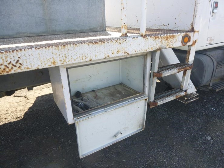 1990-international-4700-image-15