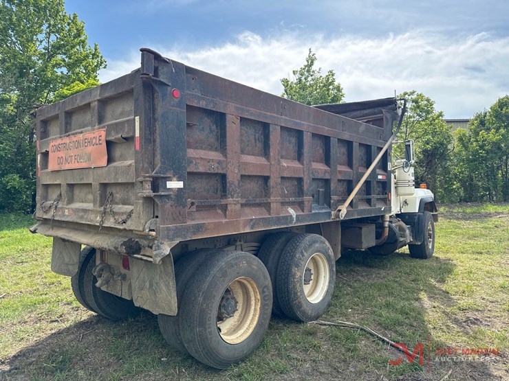 1999-mack-rd690s-image-2