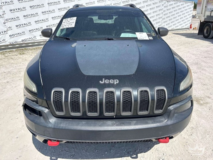 2015-jeep-cherokee-image-28