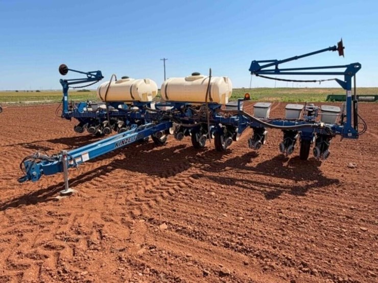 kinze-3200-image-1