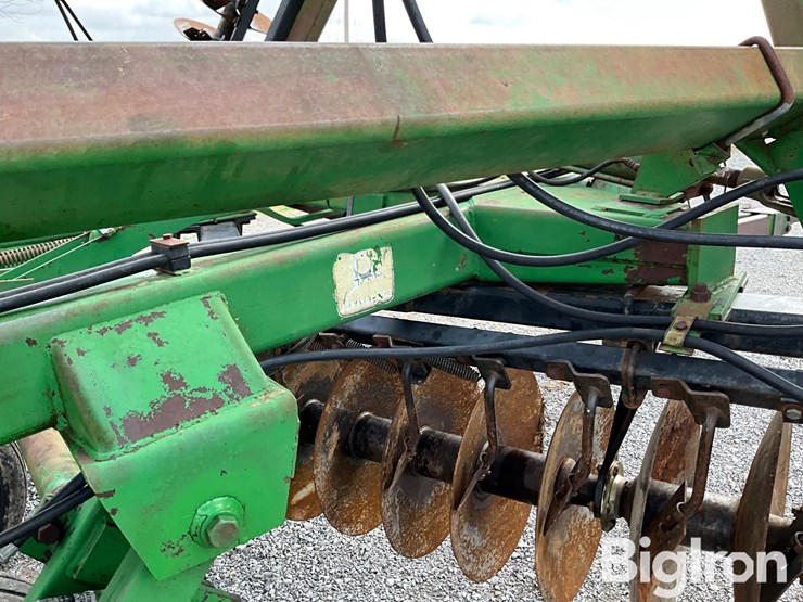 john-deere-630-image-17