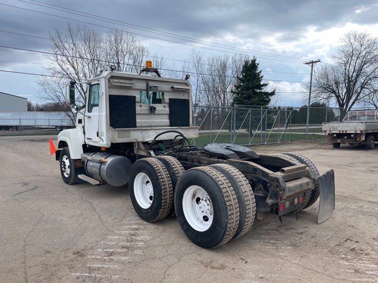#4030-•-2005-mack-tractor-unit-18-image-7