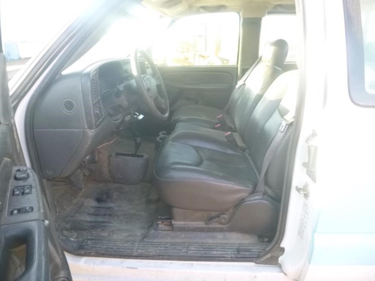 2007-chevrolet-3500-image-11