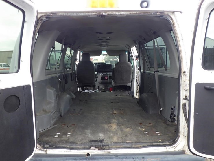 2009-ford-econoline-350-image-8