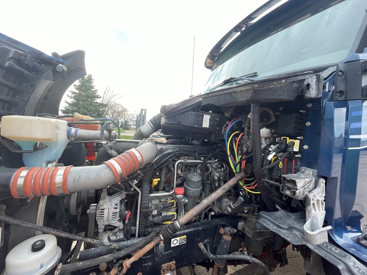 2015-kenworth-t880-image-66