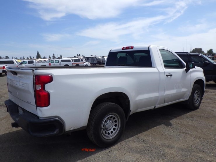 2020-chevrolet-1500-image-3