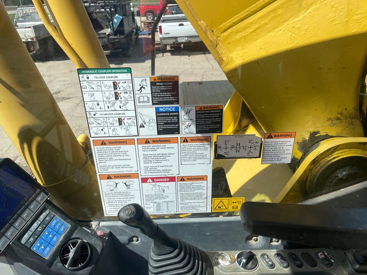 2015-komatsu-pc360-lc-10-image-64