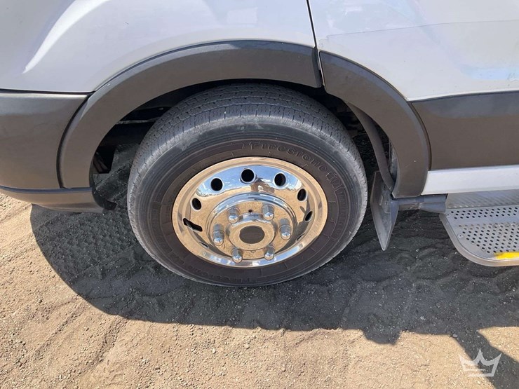 2019-ford-transit-image-16