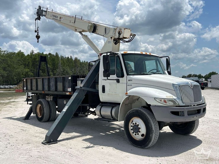 2014-international-durastar-4300-image-2