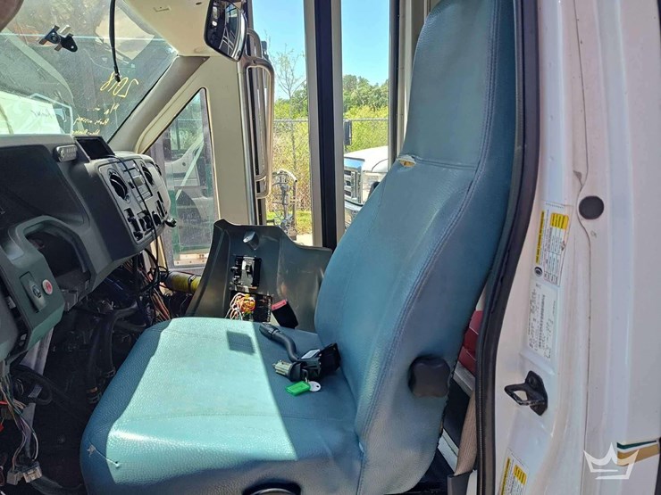 2017-ford-e450-image-29