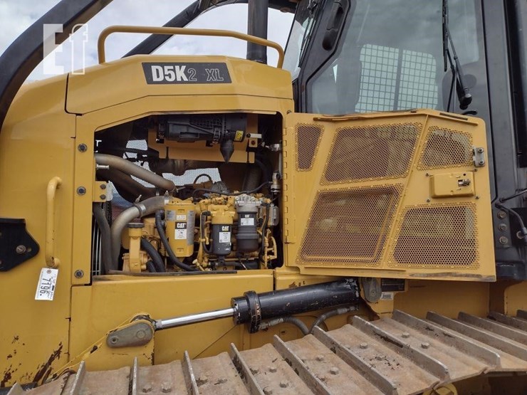 2017-caterpillar-d5k2-xl-image-23