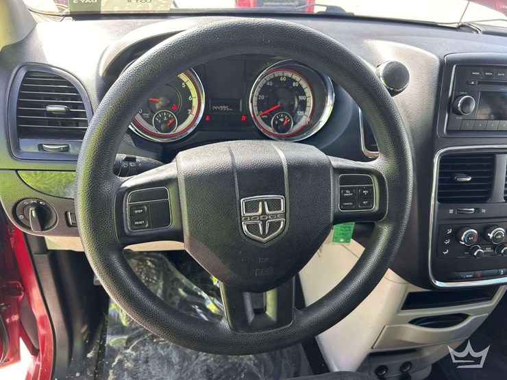 2016-dodge-grand-caravan-image-10