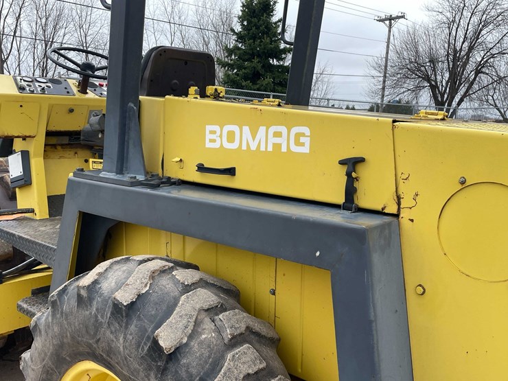 #4049-•-bomag-roller-image-35