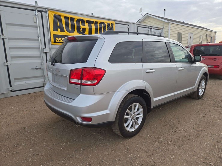 2013-dodge-journey-sxt-image-3