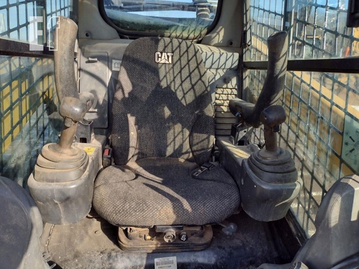 2019-caterpillar-299d2-xhp-image-11