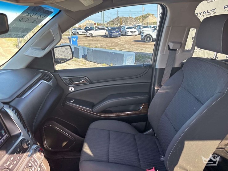 2019-chevrolet-tahoe-image-16
