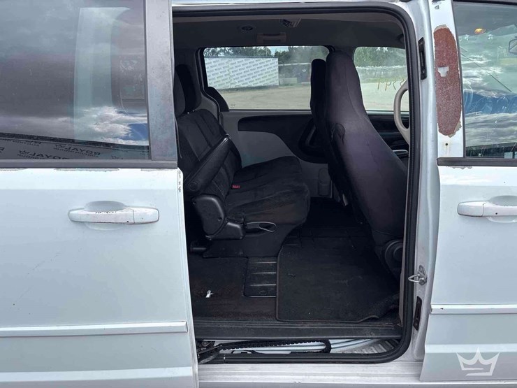 2017-dodge-grand-caravan-image-21