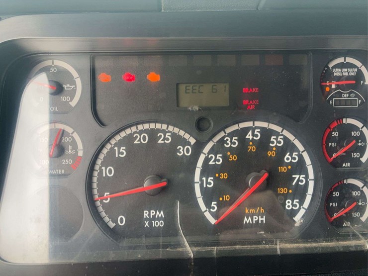 2015-freightliner-cascadia-125-image-55