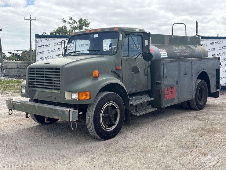 1992-international-4700-image-1