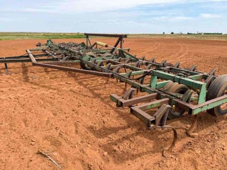 john-deere-4010-image-23