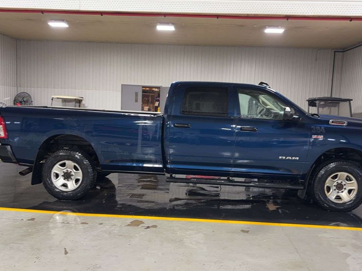 2019-dodge-3500-image-6
