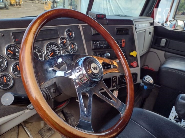 2019-western-star-4700-image-17