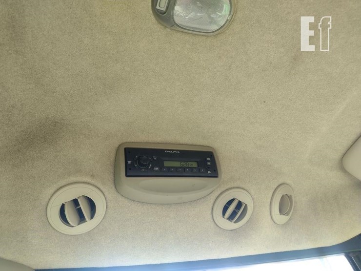 2010-john-deere-4720-image-11