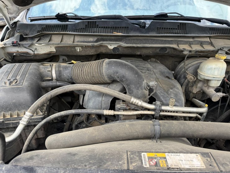 2016-dodge-1500-image-24