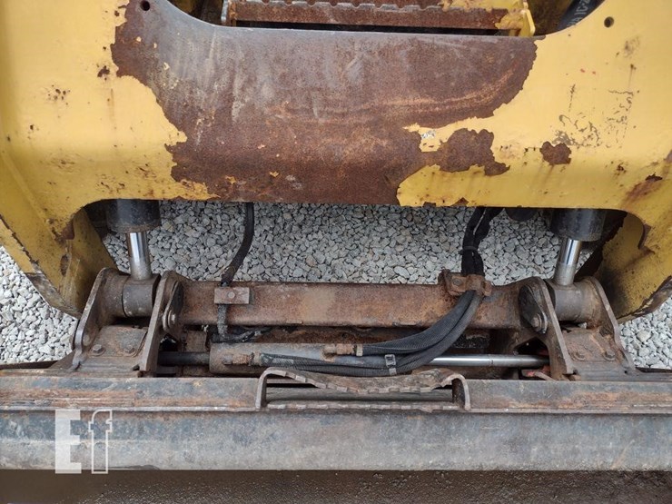 2018-caterpillar-262d-image-26
